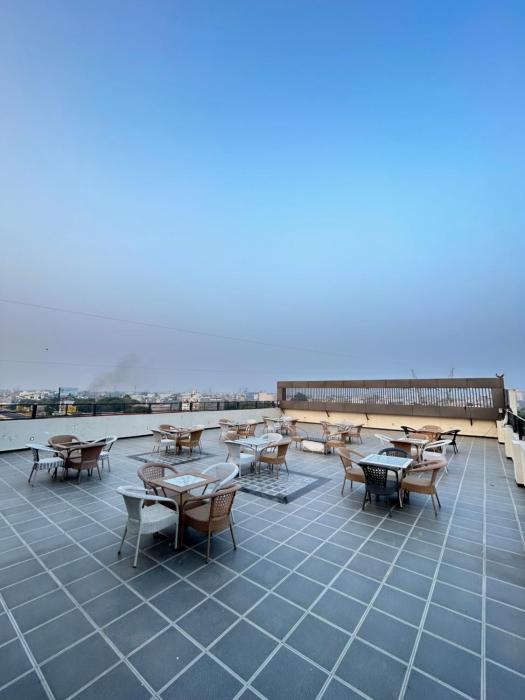 hotel giriraj palace