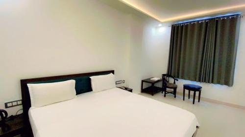 hotel giriraj palace