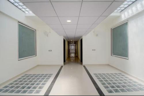 hotel giriraj palace