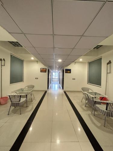 hotel giriraj palace