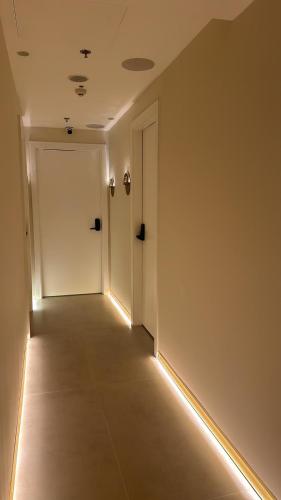 allenbeach tlv apart hotel adults only