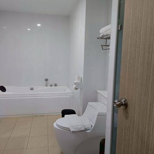 njoy prestige grand hotel don mueang