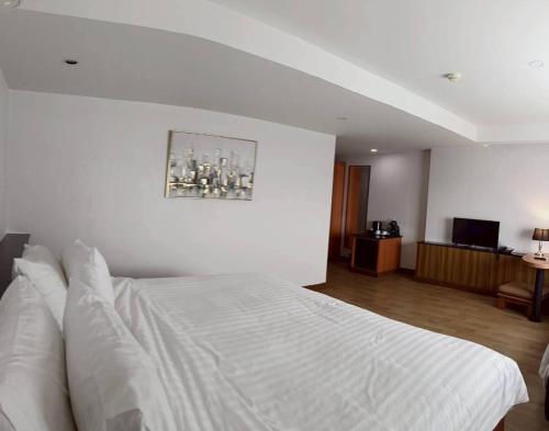 njoy prestige grand hotel don mueang