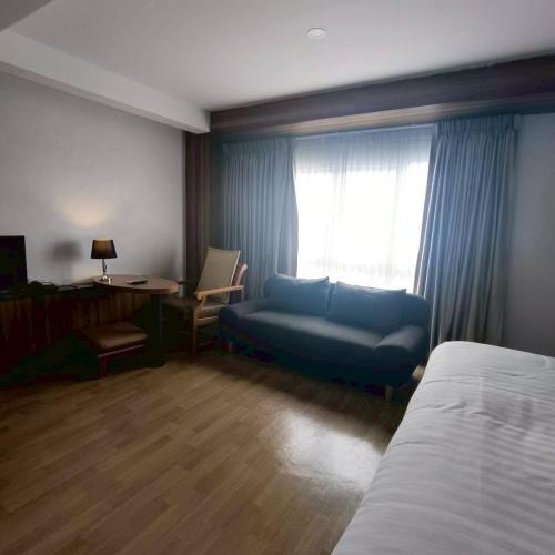 njoy prestige grand hotel don mueang