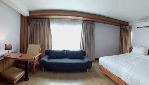 njoy prestige grand hotel don mueang