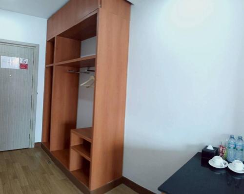 njoy prestige grand hotel don mueang