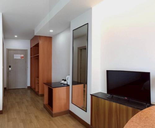 njoy prestige grand hotel don mueang