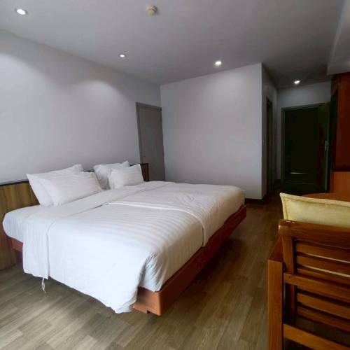 njoy prestige grand hotel don mueang