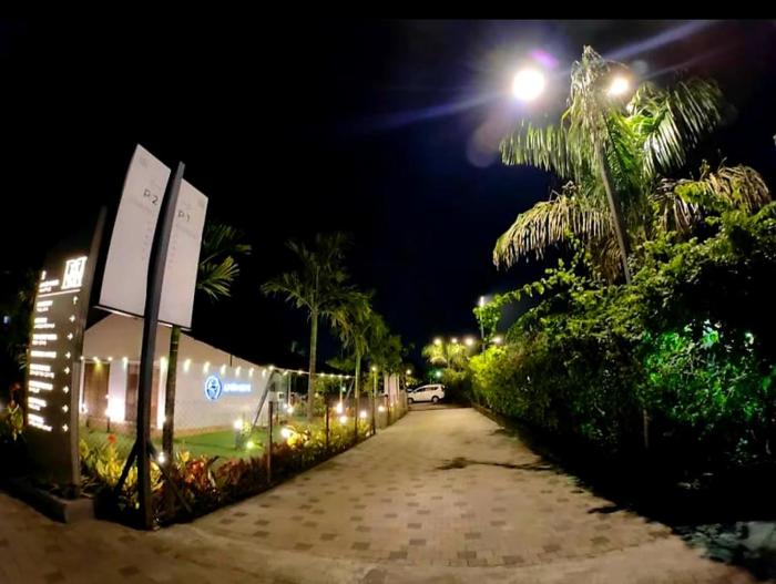 the democracy hotel and resort