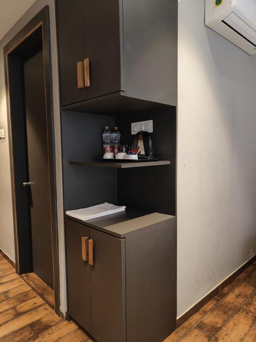 the democracy hotel and resort