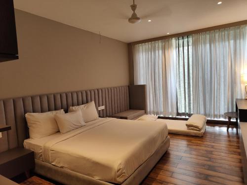 the democracy hotel and resort