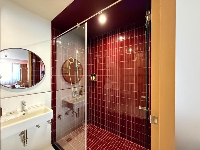 so zen hotel silom bangkok