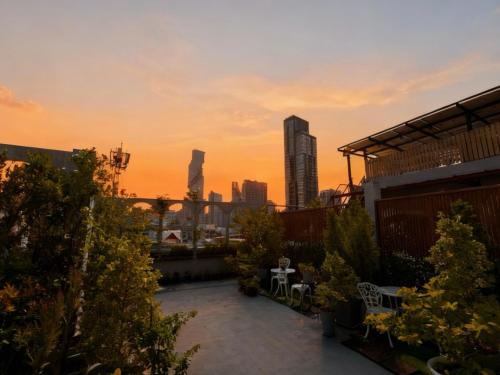 so zen hotel silom bangkok