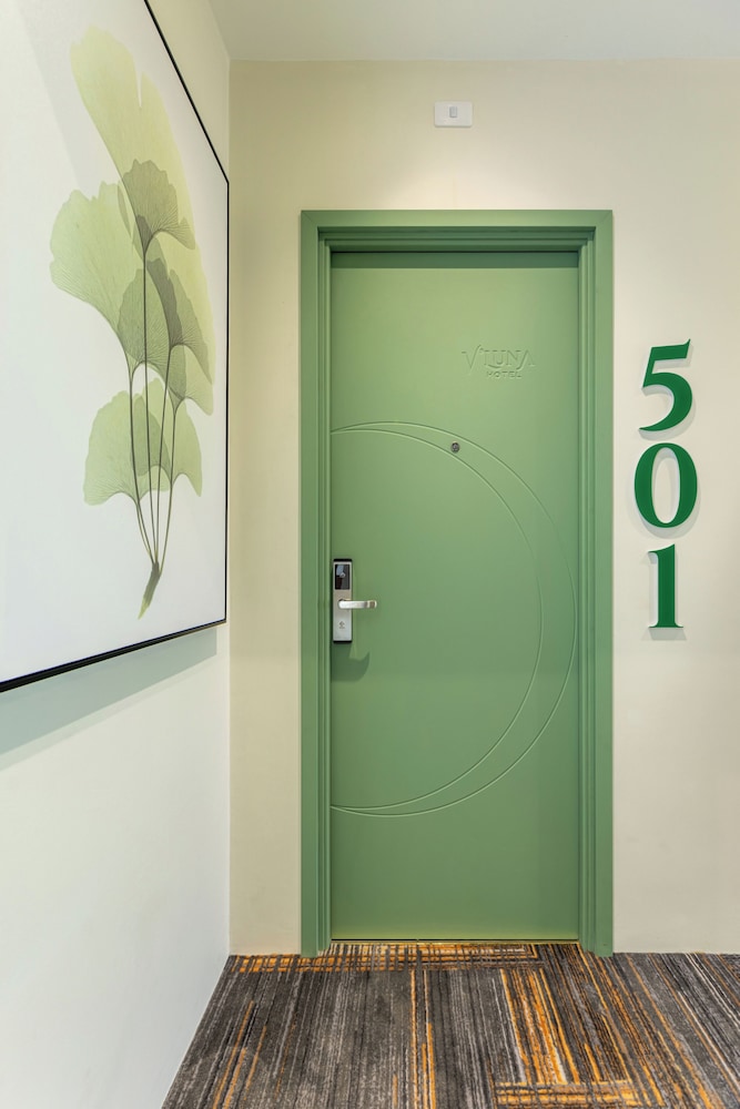 vluna hotel managed by thm