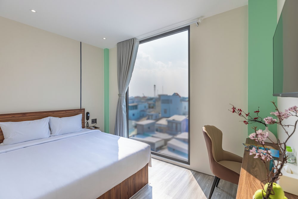 vluna hotel managed by thm