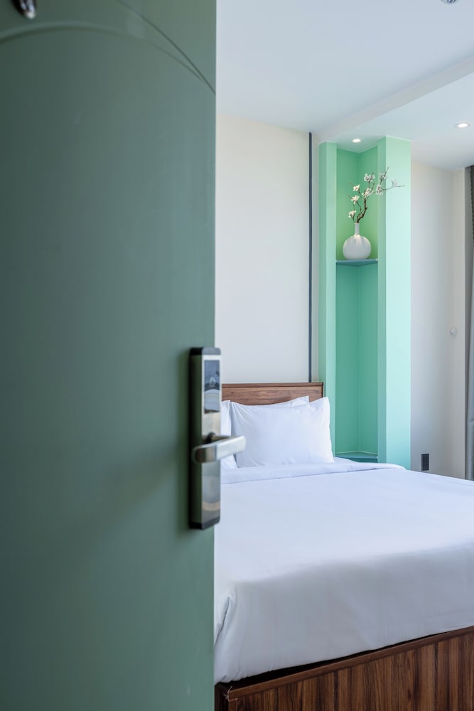 vluna hotel managed by thm