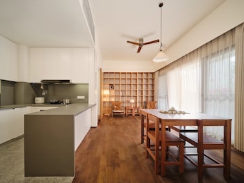 wutong hotel apartment baoan center