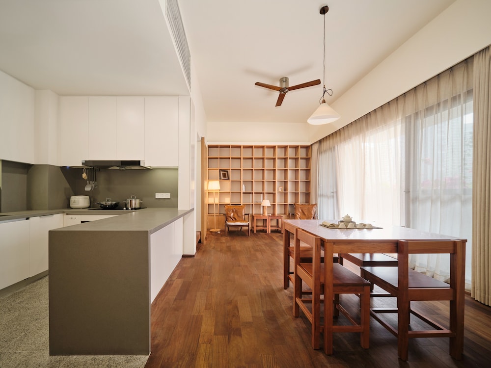 wutong hotel apartment baoan center