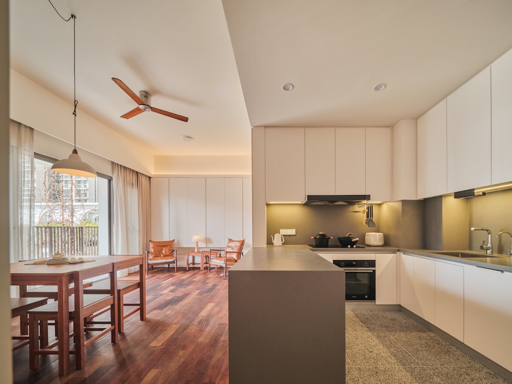 wutong hotel apartment baoan center