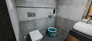 hotel tan square inn lodge