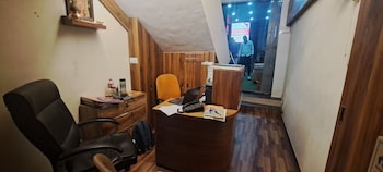 Hotel Tan Square Inn Lodge,,2 star