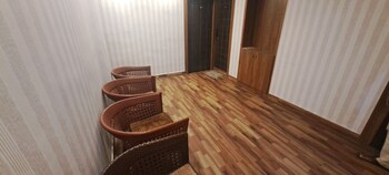 Hotel Tan Square Inn Lodge,,2 star