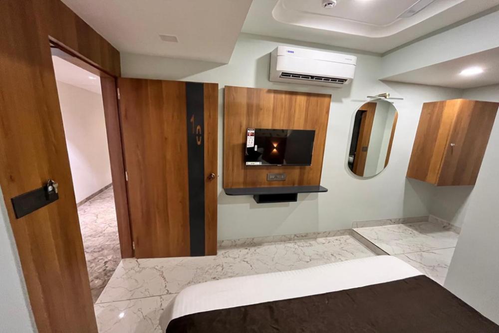 hotel moon light isanpur ahmedabad