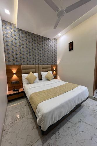 hotel moon light isanpur ahmedabad