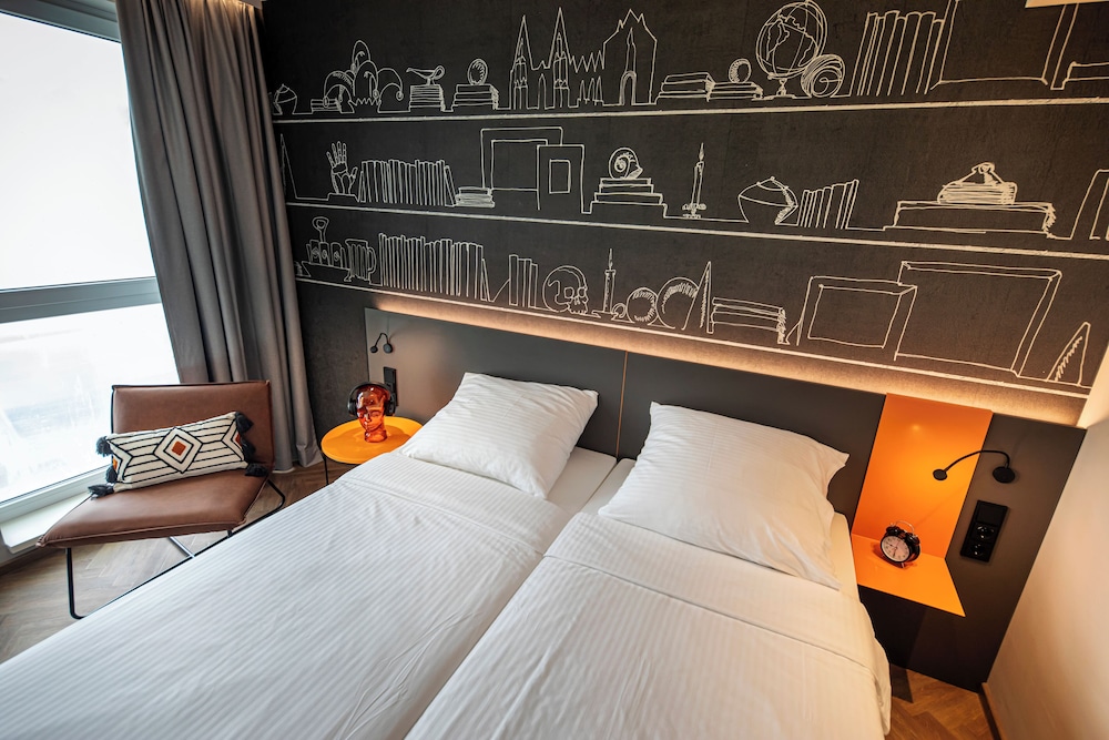 loginn hotel koln airport