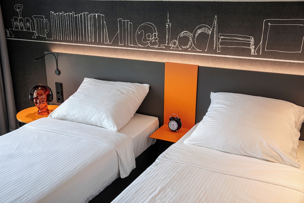 loginn hotel koln airport