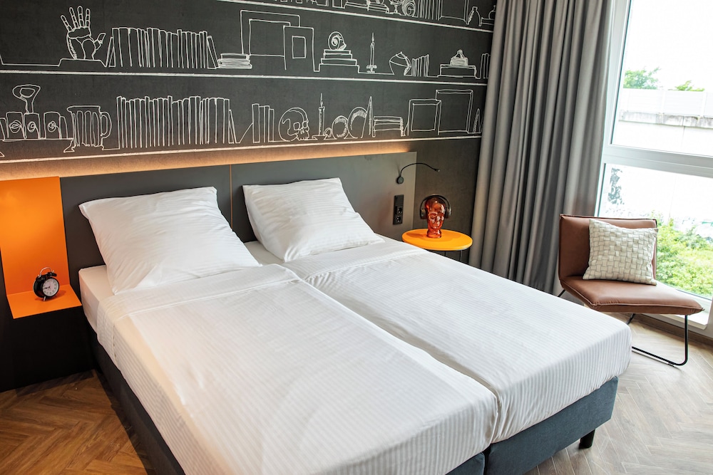 loginn hotel koln airport