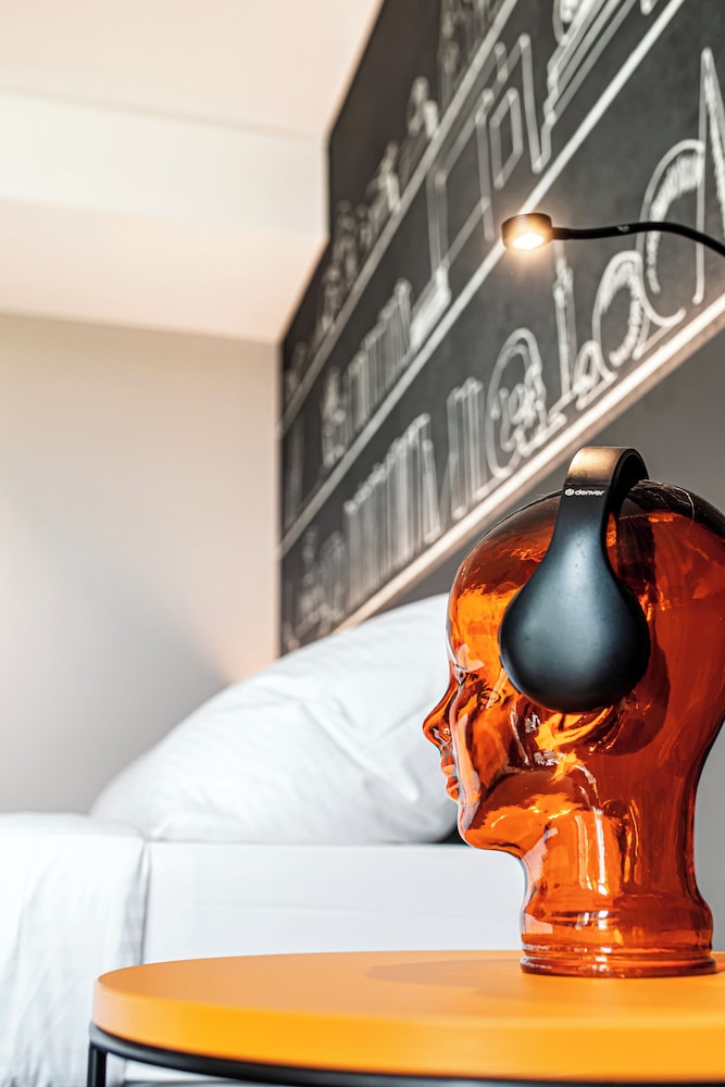 loginn hotel koln airport