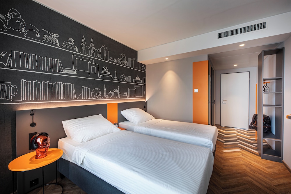 loginn hotel koln airport