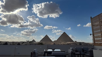 pyramids hotel