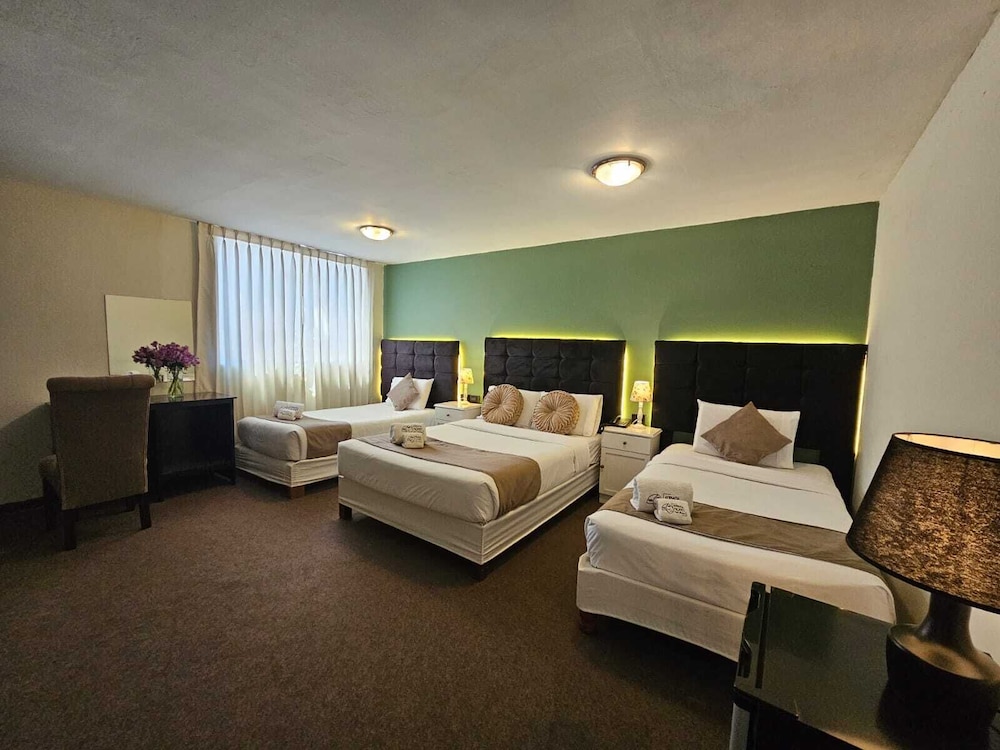 hotels collect a monet