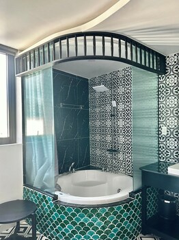 nereus hotel