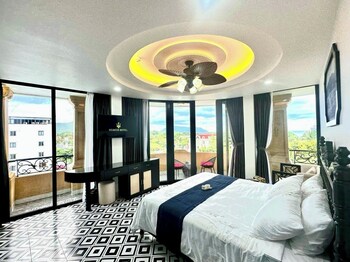 nereus hotel