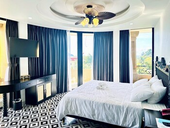 nereus hotel