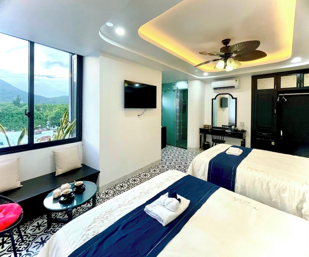 nereus hotel