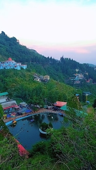 hotel the pine villa mussoorie