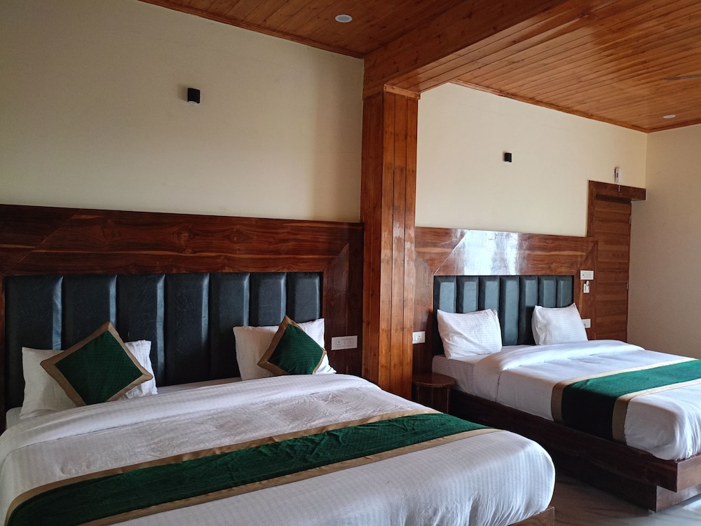 hotel the pine villa mussoorie