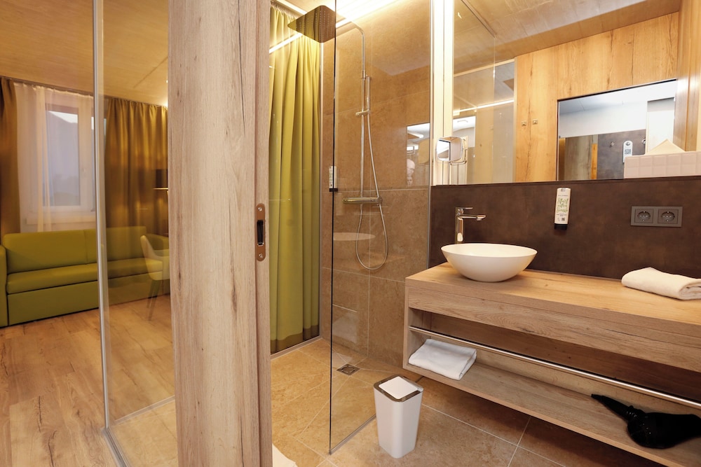 hotel im zentrum fur visionen