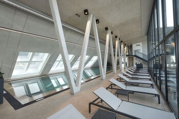 hotel im zentrum fur visionen