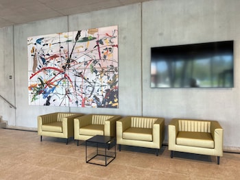 hotel im zentrum fur visionen