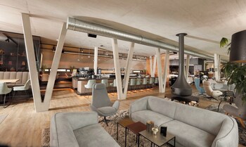hotel im zentrum fur visionen