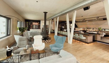 hotel im zentrum fur visionen