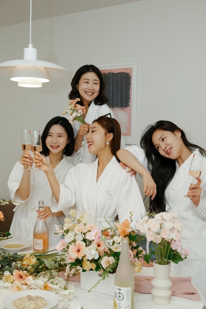 aank hotel cheonan station