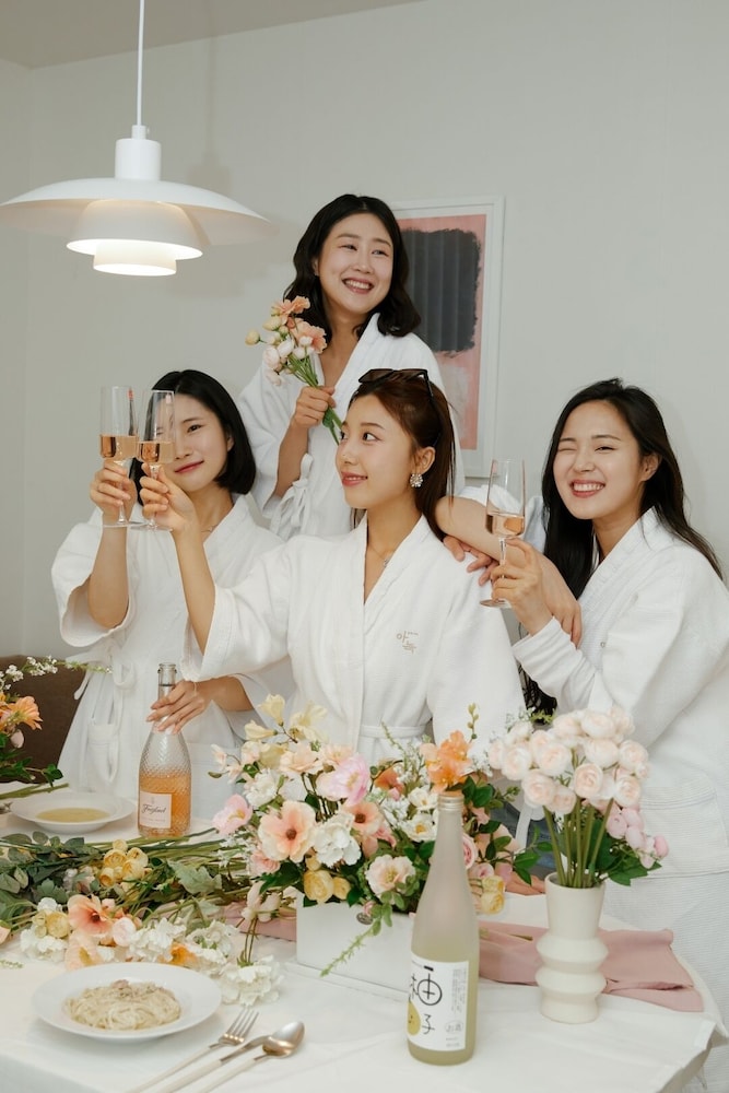 aank hotel cheonan station