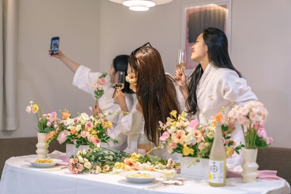 aank hotel cheonan station