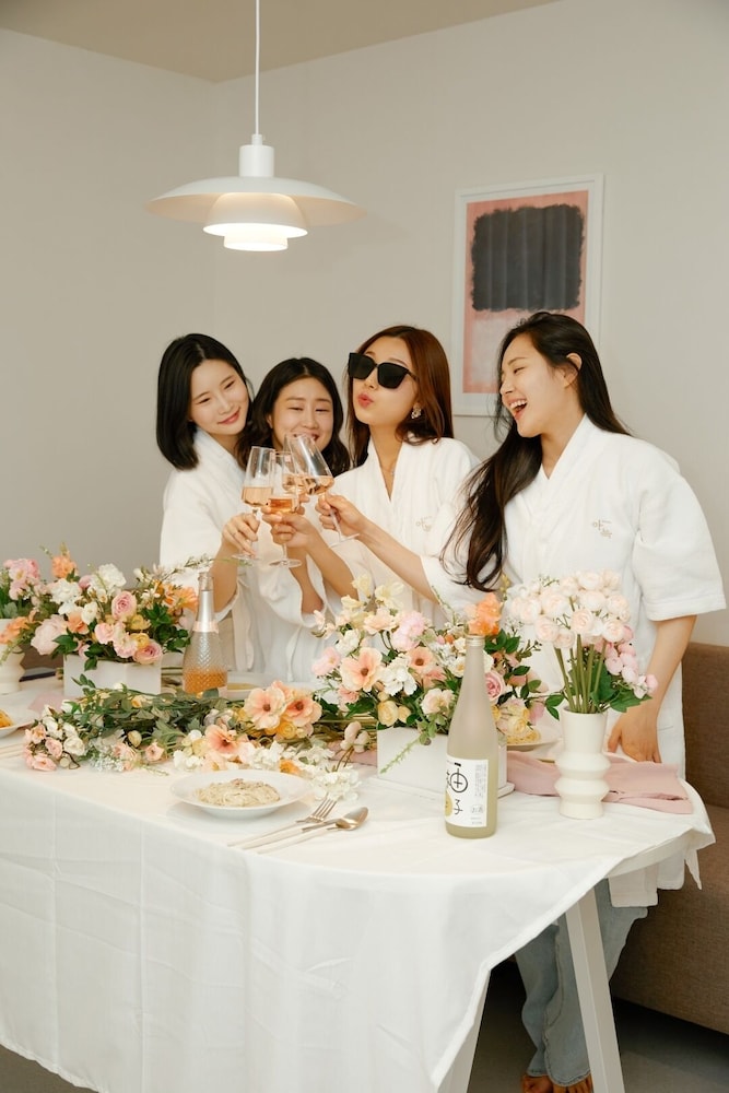 aank hotel cheonan station